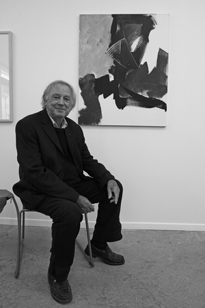 Portrait of Jean Miotte, French painter. Exhibition Les Editions de l'Ariane. Galerie Trafic in Paris on 31 May 2008.