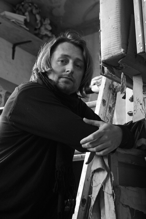 Portrait of Orlando Mostyn-Owen (Mostyn Owen), painter, in his studio in London in 2008.