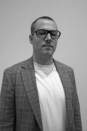 Portrait of Ulrich Lamsfub, German painter, during his exhibition at the Daniel Templon gallery in Paris in 2007.