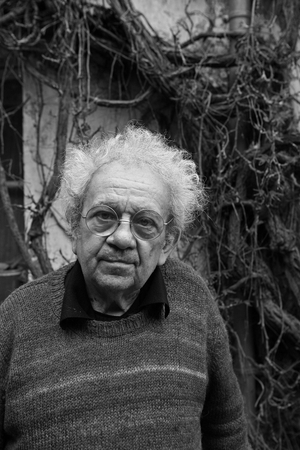 Portrait of Henri Cueco, French painter, in Montmagny in 2009.