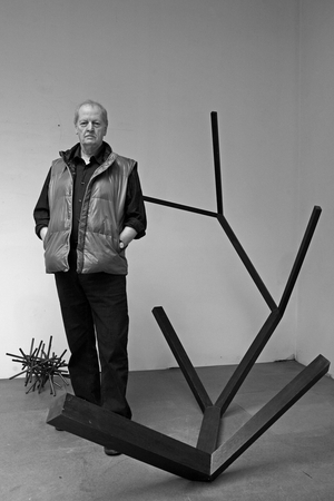 Portrait of Norman Dilworth, English sculptor, in his studio in Lille in 2009.