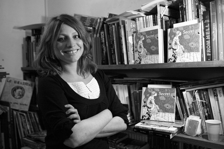 Portrait of Sandrine Bonini, French cartoonist. Dedicated evening of the book Secret, by Sandrine Bonini. Librairie Le Monte en l'Air in Paris on February 27, 2009.