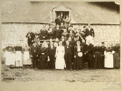 France, Pays de la Loire, Maine-et-Loire (49), Saumur: A group photo of a wedding in the region of Saumur, 1900