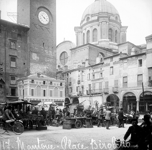 Italy, Lombardy, Mantua: Biroletto square, flea walk, animated view with many stands, 1895 - commerce: Macelleria