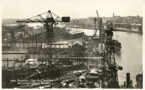 nantes, Loire Atlantique (44): View of the harbour and the shipyard, 1935