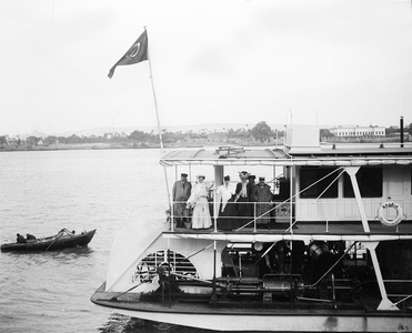 Egypt: Cook Cruise, Nile River, Nile Delta, tourists cross a wheeled boat with cruise paddles named “” Arabia”, Cook Company, 1900 - boat: arabia