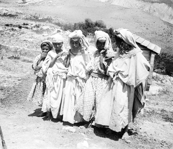 Algeria, Cheliff Region, Chlef: girls in traditional clothing wearing jewellery, 1904