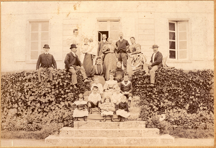 France, Centre, Indre-et-Loire (37), Civray sur Cher (Civray-sur-Cher): A group poses on the terrace of the Chateau de Civray, 1895 - Edouard Andre, Henry Meslay, Marie Andre baronne Ameil, M d'Entremont, Mme de Fleury, M and Mme Georges Lemaitre, Mme Henry Meslay, Colonel De Fleury, Colonel De Fleury, Colonel De Fleury, Colonel De Fleury, Colonel De Fleury, Mme de Madeleine Guyot, Operator Rene Andre