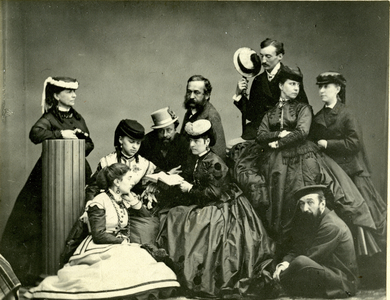 France, Ile-de-France, Paris (75): Studio portrait of a bourgeois family of the Second Empire, 1865