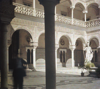 Picturesque Spain: Courtyard of a villa in Spain, 1933, Seville, Spain - Autochrome anonymous