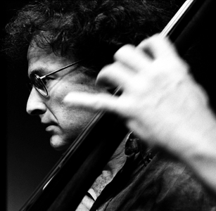 Portrait of Marc Marder, American double bassist and composer, Chambery, 2006.