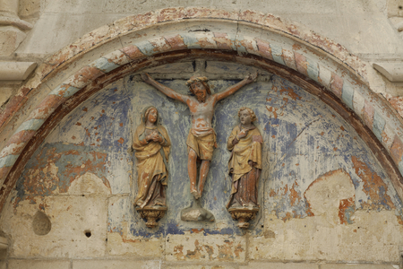 Tympanum with Crucifuxion scene (stone)