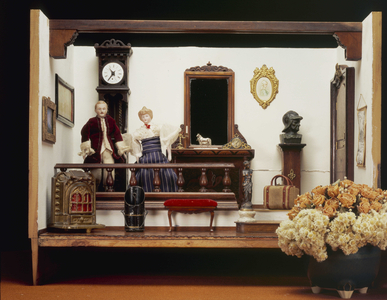 Interior of a doll house: the living room, beginning of the 20th century