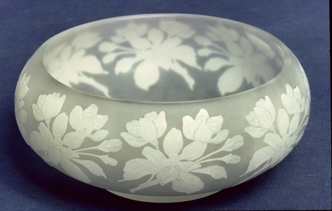Bowl, designed by Karl Lindeberg, Sweden, (early beginning) 20th century (laminated glass)