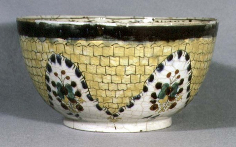 E17 Bowl with yellow hanging net design and six bouquets of flowers, from Kutahya, Anatolia, c.1765 (ceramic)