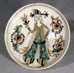 J19 Dish or saucer with decoration depicting a woman dancing, from Kutahya, Armenia, c.1750-1800 (ceramic)