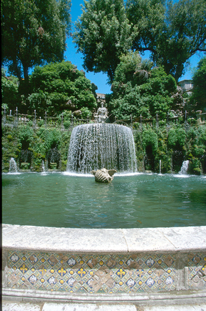 Oval Fountain (photo)