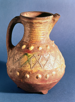 Tripod pitcher (yellow-glazed earthenware)