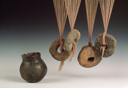 Cooking pot and loom weights, Saxon