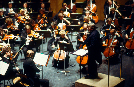 Robert Shaw conducting the Atlanta Symphony Orchestra, Paris, 1988. At the Theatre du Chatelet, June 1988