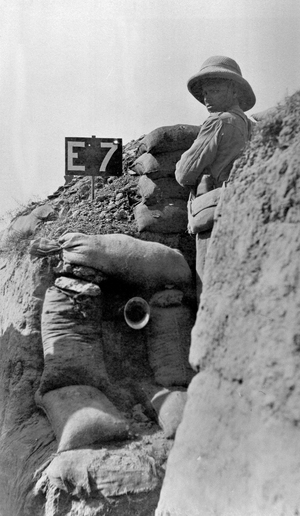 British troops in trenches, Sannayat, 1916 (b/w photo)