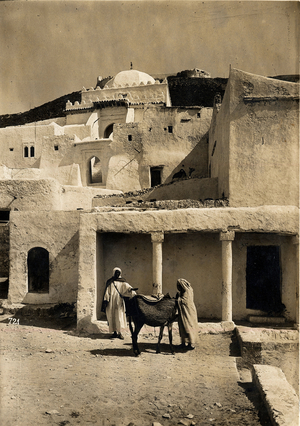 View of a street in a village in Morocco. photograph beginning 20th century.
