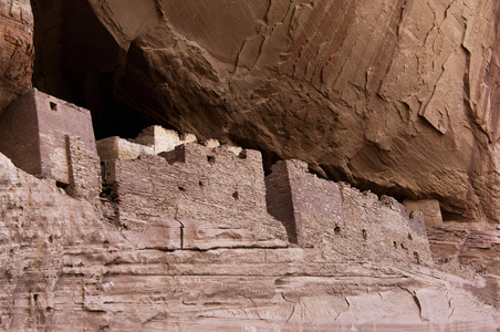 White House, ruins of an Anasazi/Ancestral Puebloan cliff-dwelling, Chelly Canyon, Arizona.