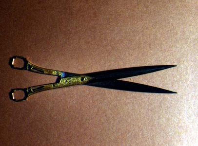 Pair of scissors with concave blades and gold decorative work, Iranian, 18th century (metal)