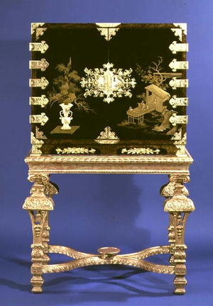 Japanese black lacquer cabinet on a William and Mary giltwood stand, 17th century