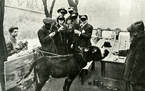 Celebrate hoax, at the Salon des Independants, 1910 (b/w photo)