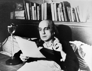 Writer and poet Joe Bousquet (1897-1950) in his room in Carcassonne (photo)