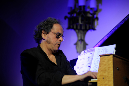 Pascal Comelade, French pianist and composer (Catalan) did in 1955, in concert in Carcassonne, 3/12/2016 - Photo Patrice Cartier -