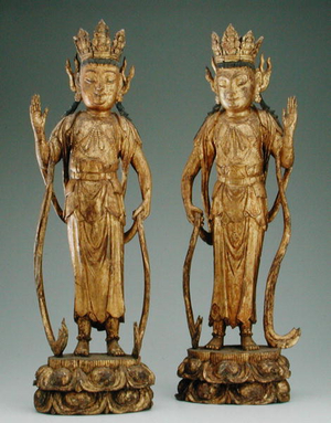 Pair of bodhisattvas, Yuan dynasty (gilt lacquer wood)
