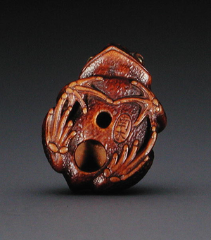 Netsuke, depicting a frog, c.1830-40 (wood) (base of 194416)