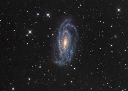 Spiral galaxy NGC 5033 in Hunting Dogs - Seyfert galaxy NGC 5033 in Canes Venatici - The spiral galaxy NGC 5033 is located about 43 million years ago - light from Earth. It is a galaxy of Seyfert whose core houses a supermassive black hole. This spiral galaxy is a Seyfert galaxy with a nucleus containing a supermassive black hole. NGC 5033 is located at about 40 million light year away