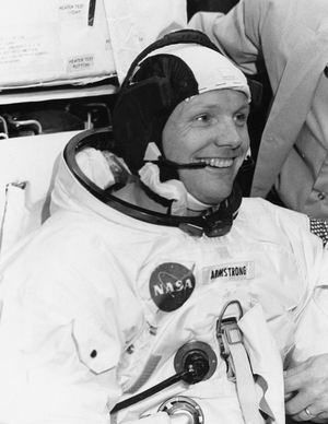 Apollo 11: N. Armstrong - N.Armstrong suited for training - Neil Armstrong dresses for a training session. 15/04/1969. N.Armstrong suited for trainin