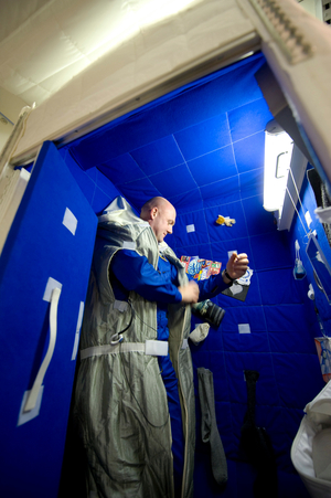 Astronaut Training at The European Astronaut Center (EAC) - Astronaut training at The European Astronaut Center (EAC) - Astronaut Andre Kuipers is familiar with the sleeping bag that astronauts use aboard the International Space Station. Frank De Winne is expected to stay aboard the International Space Station (ISS) from May to November 2009, Andre Kuipers is his double. Centre for European Astronauts (EAC), Cologne, Germany. ESA astronaut Andre Kuipers tries out the sleeping bag inside the Space Station Node - 2 bedroom mock - up at the European Astronaut Centre (EAC) in Cologne, Germany. Kuipers is assigned as back - up to ESA astronaut Frank De Winne who is scheduled to visit the ISS between May and November 2009. Kuipers and De Winne visited EAC as part of their training for the mission