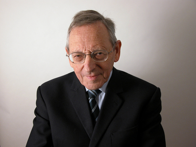 Portrait of Francois Gros biologist francais - Portrait of french biologist Francois Gros - 2002