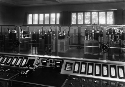 Radio broadcasting equipment at the transmission facility in Berlin-Tegel, c.1933 (b/w photo)