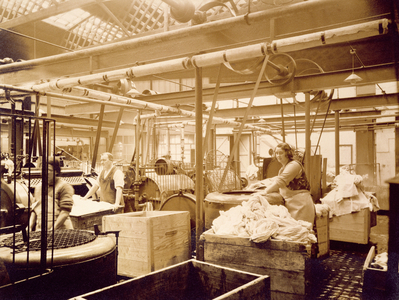 A wash house at a laundry in Bath, England, c.1925-35 (b/w photo)