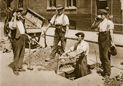 Repairing a London street during the heatwave (sepia photo)