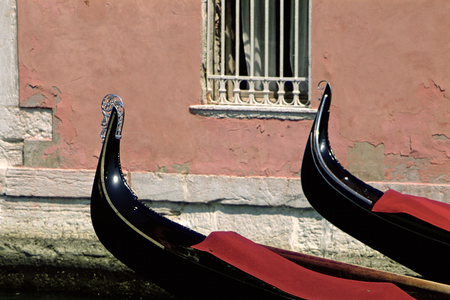 Two gondolas (photo)