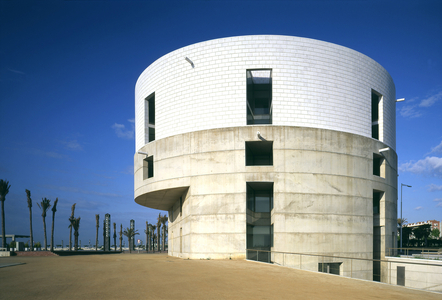 Building of the Meteorological Service in Barcelona (Spain). Architect Alvaro Vieira Siza, 1992. Photography 1992.