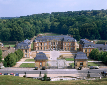 Chateau de Dampierre en Yvelines (Les Yvelines). Chateau-Manoir of the 13th century metamorphosis from 1682 to 1685 by Jules Hardouin Mansart (1646-1708).