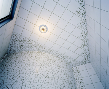 Sanitary installation, ceramics in Paris. Realisation 1990, concecption Ronald Cecil Sportes;