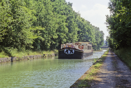 The Burgundy Canal. Photography 2003