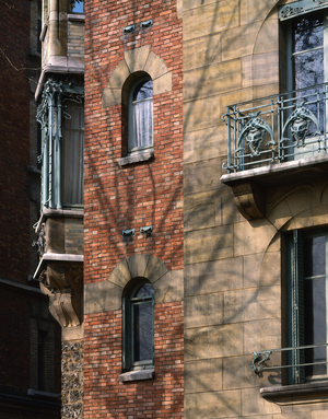 Castel Beranger building, Paris (photo)