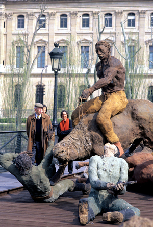 Exhibition of sculptures by Ousmane Sow on the Bridge of Arts, Paris, spring 1999. Photography 1999.