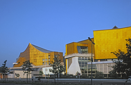 Philarmony (Kultur Forum) in Berlin (Germany). Architects Hans Scharoun, 1960-1963 and Edgar Winieewski, 1987.
