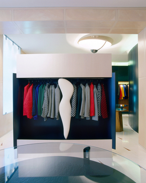 Ungaro Store, 2 avenue Montaigne, Paris 8. Architecture by Christian de Portzamparc, 1989. Photography 1989.